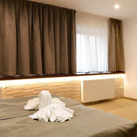 Restaurace A Penzion Pod Hradem Hotell Zlín Eksteriør bilde